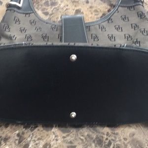 Dooney &. Bourke bag